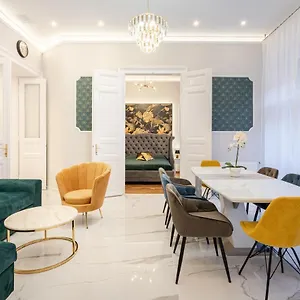  Appartamento Premium Art Deco At Broadway // 4bdr & 3br